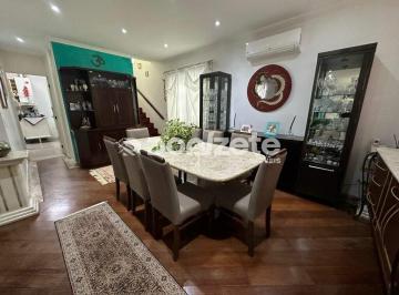 Casa · 192m² · 3 Quartos · 4 Vagas · Sobrado Residencial com 3 suítes, 4 vagas e churrasqueira em Vila Santa Luzia, São Bernardo do Campo