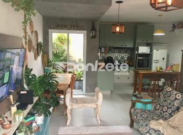 Casa · 150m² · 2 Quartos · 3 Vagas · Sobrado Residencial em Santo André (Vila Santa Teresa) — 2 suítes, 3 vagas, aceita financiamento