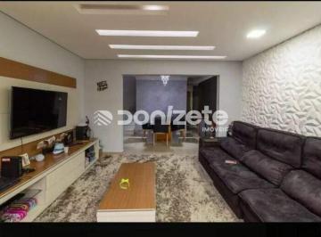Casa · 210m² · 3 Quartos · 4 Vagas · Sobrado Residencial 3 Dorms (1 Suíte) com 4 Vagas no Utinga, Santo André – Financiamento Aceito