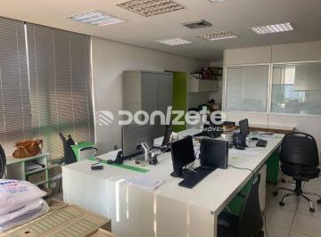 Comercial · 91m² · 2 Vagas · Sala Comercial de 91 m² em Vila Bastos, Santo André – 2 Vagas, Pronta para Negócio