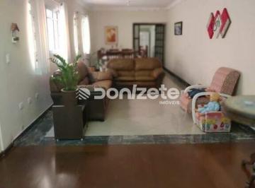 Casa · 271m² · 3 Quartos · 4 Vagas · Sobrado à venda no Campestre, Santo André – 3 dormitórios, 4 vagas, financiamento disponível