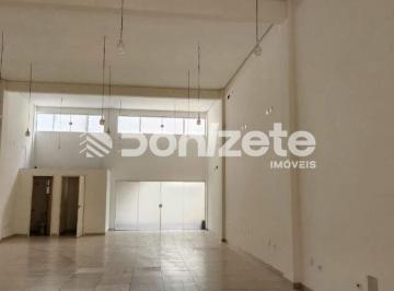 Comercial · 180m² · 2 Vagas · Salão Comercial Frente de 180 m² na Vila Gilda, Santo André – 2 Vagas