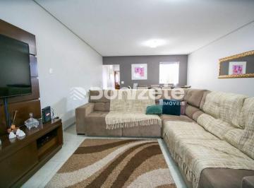 Casa · 216m² · 3 Quartos · 4 Vagas · Sobrado Residencial em Vila Alpina (Santo André) – 3 suítes, 4 vagas, financiamento aceito