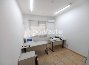 Casa · 283m² · 5 Quartos · 10 Vagas · Sobrado Comercial à Venda no Jardim, Santo André – 5 Quartos, 10 Vagas, 283 m² Úteis