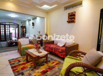 Casa · 200m² · 3 Quartos · 2 Vagas · Sobrado residencial mobiliado à venda — Vila Assunção, Santo André (3 quartos, 2 vagas)