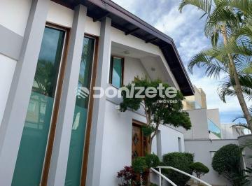 Casa · 525m² · 3 Quartos · 6 Vagas · Sobrado Residencial 3 Quartos com 2 Suítes em Vila Scarpelli, Santo André – Financiamento e Permuta