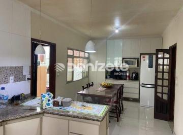 Casa · 300m² · 3 Quartos · 4 Vagas · Casa residencial de 3 quartos com 2 suítes, piscina, 4 vagas – Campestre, Santo André – venda R$2.80