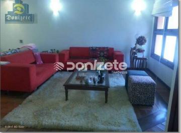 Casa · 250m² · 3 Quartos · 4 Vagas · Sobrado à venda em Vila Bastos, Santo André – 3 suítes, 4 vagas e piscina
