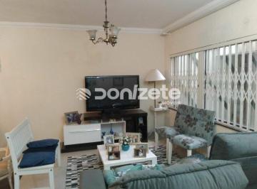 Casa · 172m² · 3 Quartos · 4 Vagas · Sobrado à venda em Vila Curuçá (Santo André) – 3 quartos, 1 suíte, 4 vagas