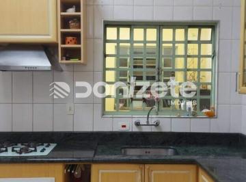 Casa · 218m² · 3 Quartos · 3 Vagas · Casa Residencial 3 Suítes com 3 Vagas em Santo André (Vila Alice) – Financiamento Aceito