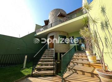 Casa · 550m² · 4 Quartos · 5 Vagas · Sobrado Residencial de 4 Suítes em Santo André (Santa Maria) — 5 Vagas, Financia e Aceita Permuta