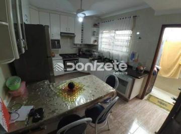 Casa · 150m² · 3 Quartos · 2 Vagas · Sobrado residencial com 3 suítes, 150 m², frente em Vila Eldízia – Santo André (Financia)