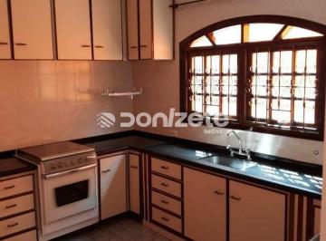 Casa · 274m² · 3 Quartos · 2 Vagas · Sobrado residencial com 3 quartos (1 suíte) em Jardim Las Vegas, Santo André – 274 m² de área intern