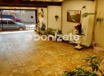 Casa · 240m² · 3 Quartos · 4 Vagas · Sobrado à venda em Campestre, Santo André: 3 quartos, varanda gourmet e 4 vagas