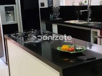 Casa · 310m² · 4 Quartos · 5 Vagas · Sobrado Residencial com 4 Quartos (3 Suítes) e 5 Vagas – Vila Assunção, Santo André