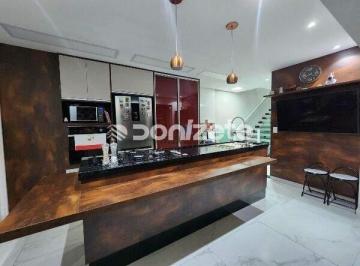 Casa · 149m² · 3 Quartos · 4 Vagas · Sobrado Residencial com 3 suítes no Campestre, Santo André — 149 m² de área útil e 4 vagas