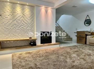 Casa · 200m² · 3 Quartos · 2 Vagas · Sobrado Residencial em Vila Alice, Santo André — Aceita Financiamento