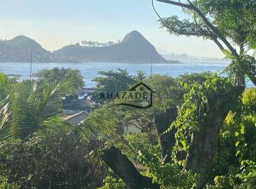 Casa · 240m² · 5 Quartos · 3 Vagas · Excelente casa na praia de Charitas/Niterói - 972m2 de terreno - Vista mar.