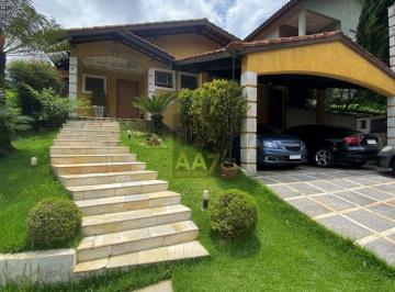Casa · 361m² · 3 Quartos · 4 Vagas · Casa em condomínio, com piscina