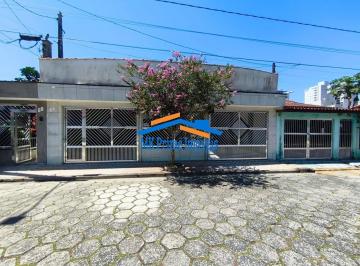 Casa · 199m² · 6 Quartos · 3 Vagas · Casa à Venda 200m² com 6 Quartos, 6 banheiros, 3 vagas - Mongaguá