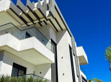 Casa de 3 quartos, Rio Verde · Mansão de Alto Padrão à Venda no Condomínio Vale das Araras | 3 Suítes, Piscina e Sauna.