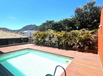 Apartamento · 500m² · 4 Quartos · 2 Vagas · Excelente Cobertura - 4 quartos - 01 suite - closet - 500m² - terraço com piscina e churrasqueira - 