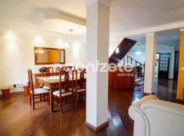 Casa · 335m² · 4 Quartos · 3 Vagas · Sobrado à Venda no Campestre, Santo André – 4 Quartos, 3 Vagas e 335 m² de Área Útil