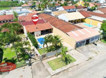 Casa · 4 Quartos · 4 Vagas · Residência Ampla e Acochegante