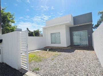 Casa · 69m² · 3 Quartos · 2 Vagas · Casa confortável com 3 quartos e piscina no Balneário Saí Mirim em Itapoá/SC