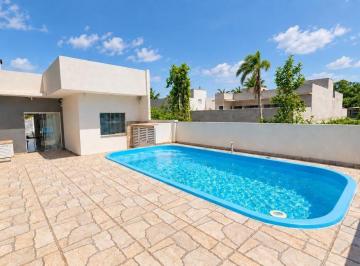 Casa · 69m² · 3 Quartos · 2 Vagas · Casa confortável com 3 quartos e piscina no Balneário Saí Mirim em Itapoá/SC