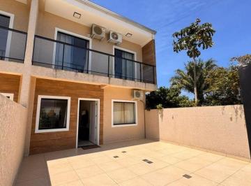 Casa · Sobrado mobiliado com piscina e 04 dormitórios na Barra do Saí em Itapoá SC