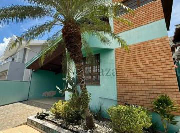 Casa · 360m² · 4 Quartos · 4 Vagas · Oportunidade - Casa em Condomínio - Condomínio Jardim das Colinas - 4 Dormitórios - 400m².