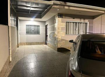 Garagem coberta com espaço para até 3 carros em casa no bairro Passaúna. · Casa com 3 Quartos, Suíte e Edícula em Araucária, Passaúna