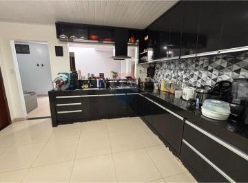 Casa · 196m² · 4 Quartos · 4 Vagas · Oportunidade única - Casa em Samambaia Norte para gerar renda imediata e estrutura para crescer.