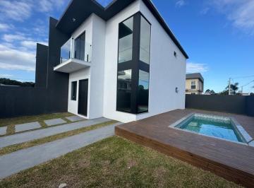 Casa · 120m² · 3 Quartos · 1 Vaga · Sobrado Geminado em Campo Duna, Imbituba/SC