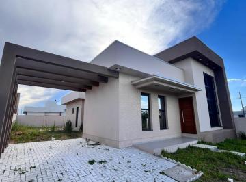 Casa · 95m² · 3 Quartos · 1 Vaga · Casa Padrão pronta para morar