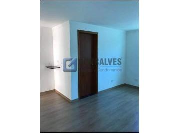A (30) · Galpão Comercial à Venda em Vila Camilópolis (Santo André) – 175m² Internos + 150m² Externos, 1 Suít