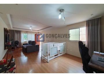 A (30) · Casa assobradada com 3 quartos à venda no Baeta Neves em São Bernardo do Campo/SP.