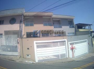 (18) · Sobrado residencial com 3 suítes, 4 vagas e churrasqueira em Santa Terezinha, SBC