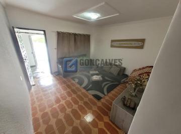 A (40) · Casa à venda em Vila Luzita, Santo André - 2 quartos, 4 vagas