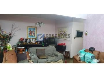 A (51) · Casa Residencial 2 Quartos com Quintal — Vila Guiomar, Santo André
