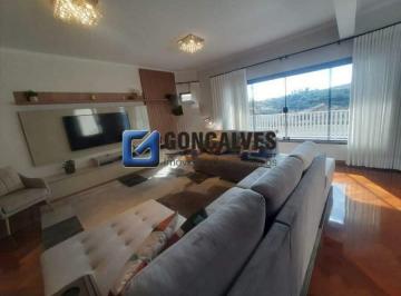Casa · 400m² · 4 Quartos · 6 Vagas · Sobrado à venda em Mauá (Jardim Zaira) – 4 quartos (2 suítes), 6 vagas, frente e área interna 400m²