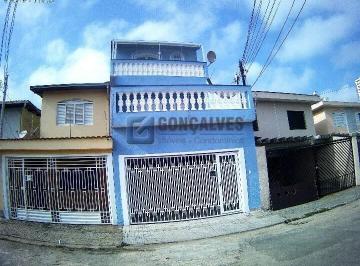 3 · Sobrado à venda em Jardim do Pilar, Santo André — 3 suítes, 2 vagas, 282 m² de área útil