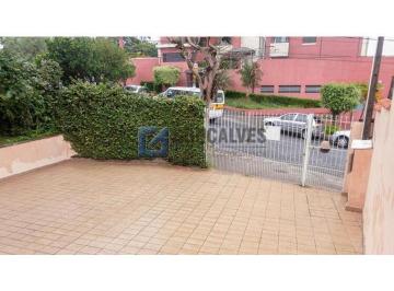 A (15) · Sobrado Residencial com 3 Quartos e 7 Vagas em Santa Terezinha, SBCampo