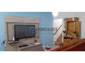 A (30) · Sobrado Residencial com 4 Quartos e 2 Vagas em Jordanópolis, SBC
