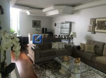 Casa · 200m² · 3 Quartos · 3 Vagas · Casa à venda em Jardim do Mar, São Bernardo do Campo – 3 quartos (2 suítes), 200 m²