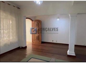 A (31) · Sobrado à venda em Nova Petrópolis, São Bernardo do Campo — 4 quartos, 2 suítes, espaço gourmet