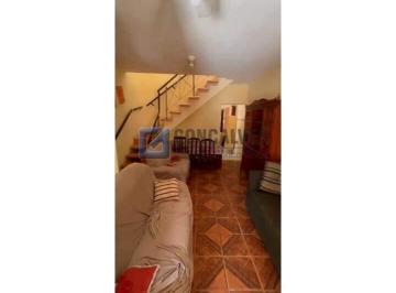 A (35) · Sobrado à venda em Itanhaém, SP – 3 quartos, 2 vagas, área total 370 m²