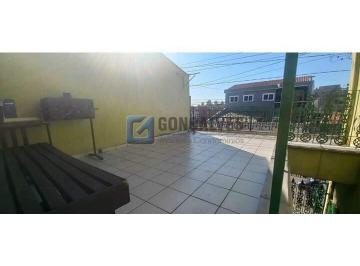 A (20) · Sobrado Residencial à Venda em Vila Bocaina, Mauá – 3 Quartos, 4 Vagas