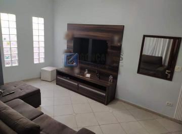 A (32) · Casa à venda em Nova Petrópolis, São Bernardo do Campo, com 3 quartos e 3 vagas
